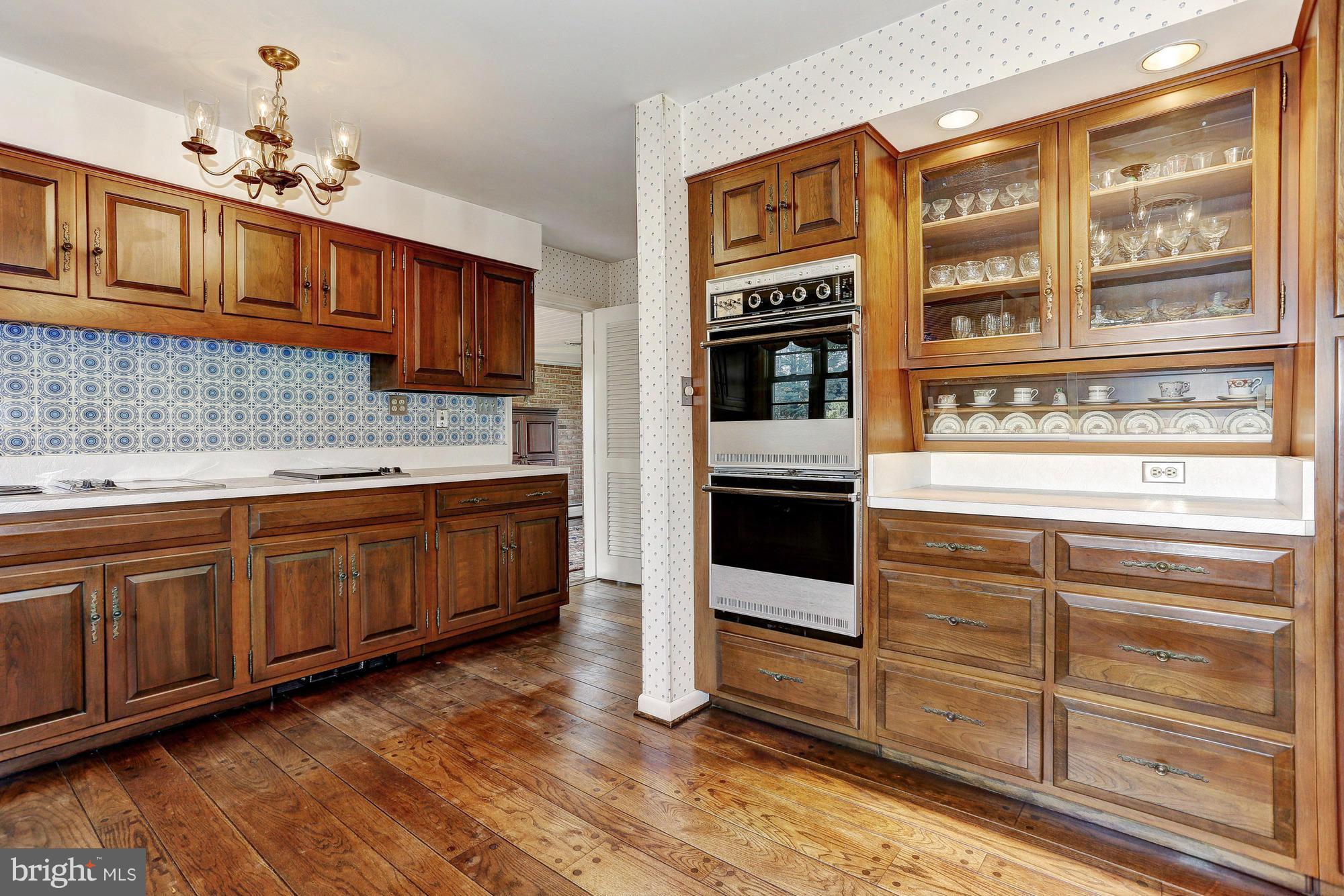 3933 Hawthorne Road Ellicott City, MD 21042 - Photo 8 of 23 Kitchen