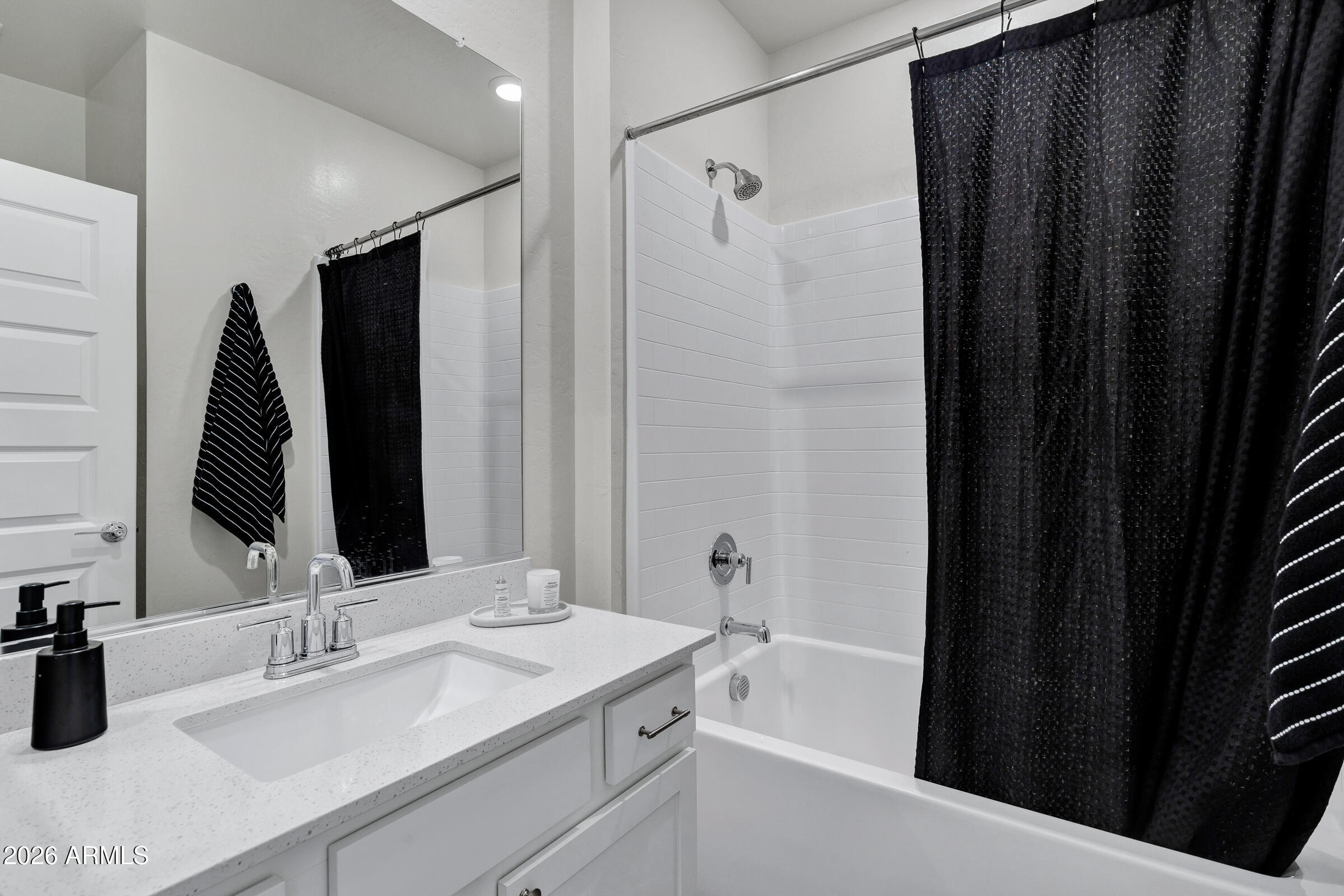 2745 South Catherine Drive, Unit 101 Gilbert, AZ 85295 - Photo 13 of 27 2745 S Catherine Dr Unit 101-13