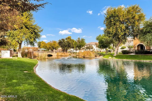 $425,000 | 2745 South Catherine Drive, Unit 101, Gilbert, AZ 85295