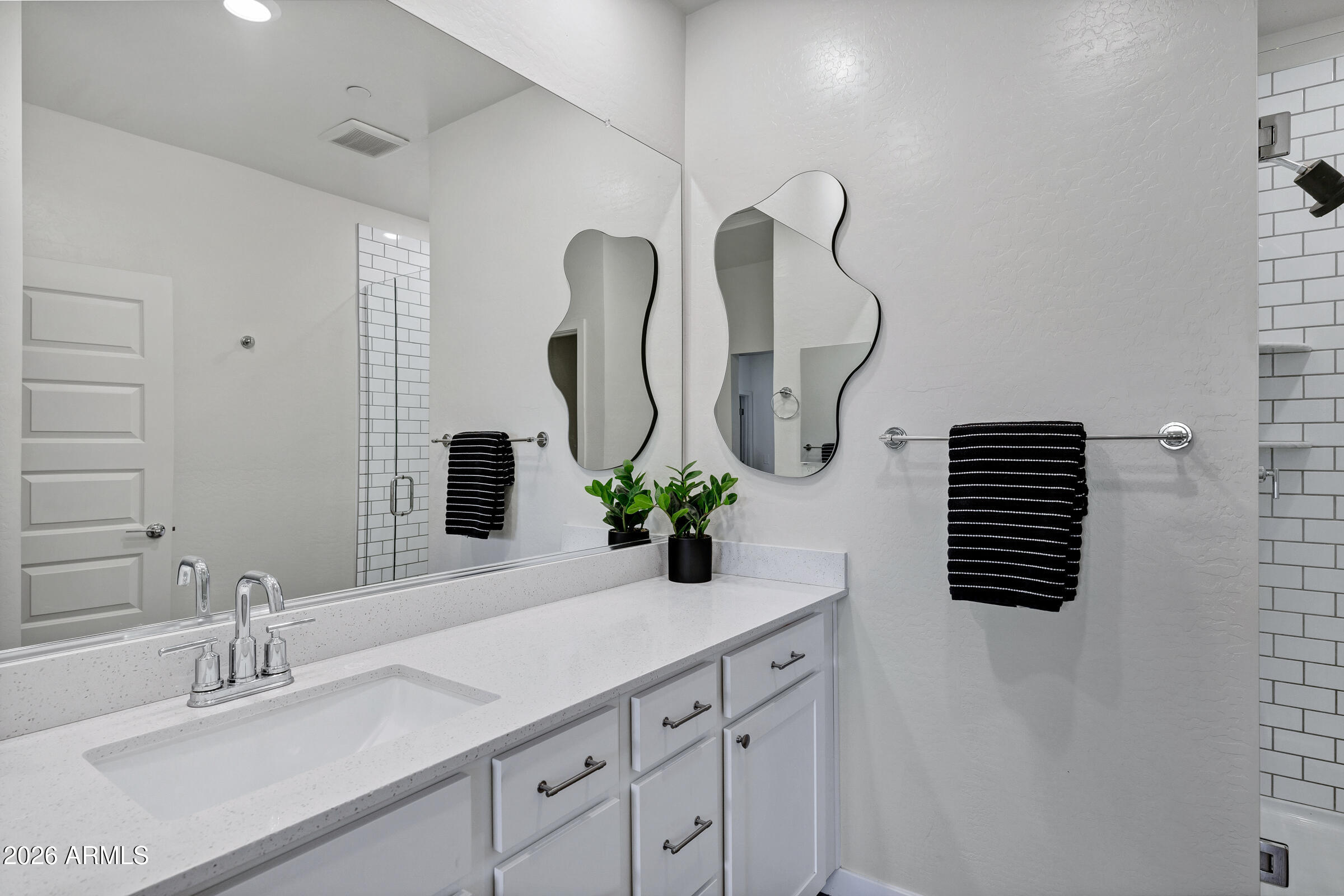 2745 South Catherine Drive, Unit 101 Gilbert, AZ 85295 - Photo 10 of 27 2745 S Catherine Dr Unit 101-17