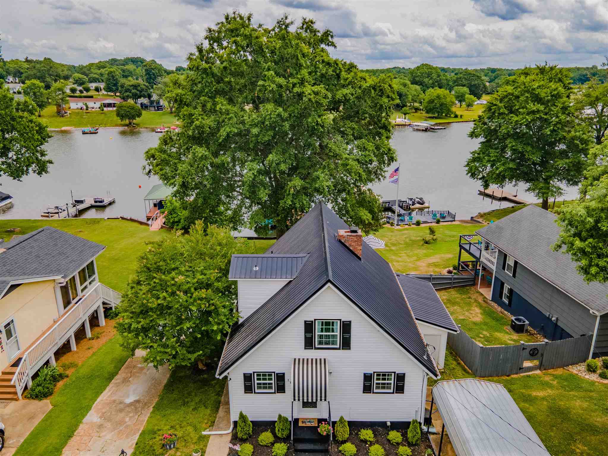 187 Lakeview Drive Inman, SC 29349 - Photo 3 of 36