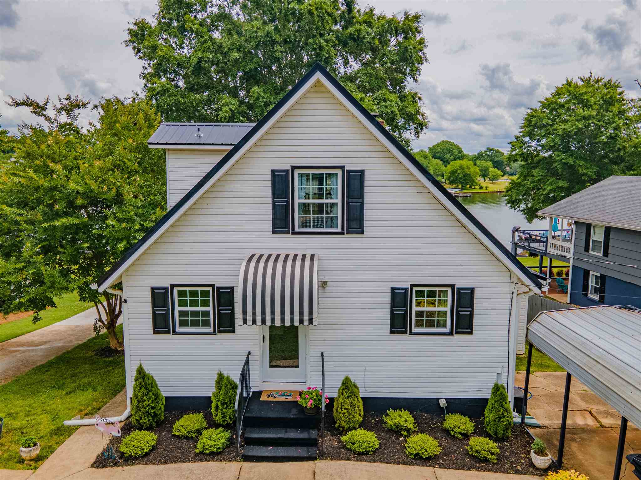 187 Lakeview Drive Inman, SC 29349 - Photo 4 of 36