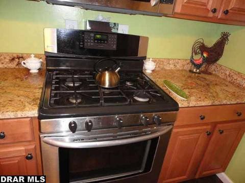 9530 Merrick Street Taylor, MI 48180 - Photo 5 of 14 20007315-4.JPG