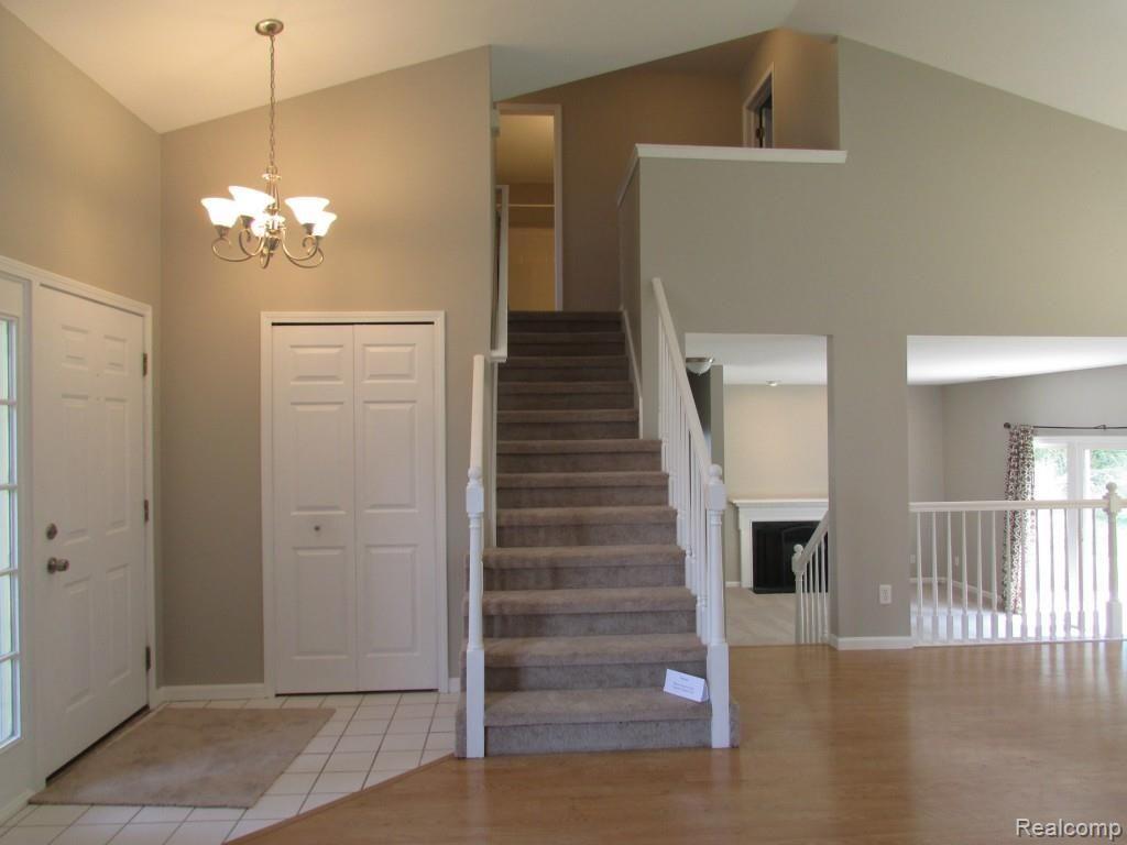 46 Eagle Ridge Road Lake Orion, MI 48360 - Photo 9 of 35