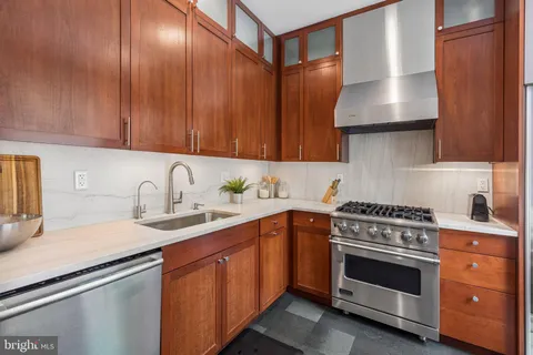 $1,799,000 | 2415 Pine Street, Philadelphia, PA 19103