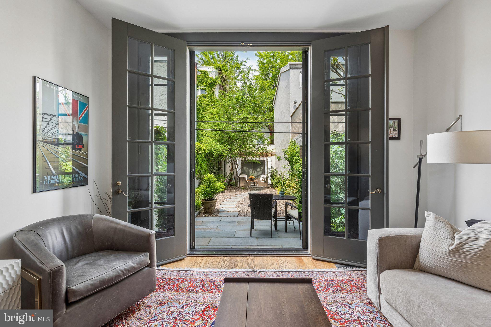 2415 Pine Street Philadelphia, PA 19103 - Photo 13 of 41