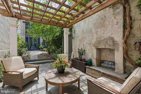 $1,799,000 | 2415 Pine Street, Philadelphia, PA 19103