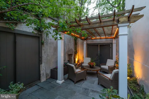 $1,799,000 | 2415 Pine Street, Philadelphia, PA 19103