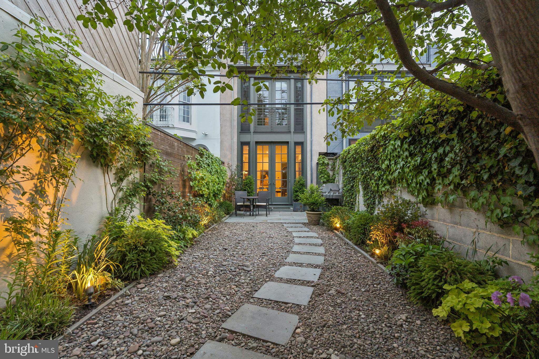 2415 Pine Street Philadelphia, PA 19103 - Photo 23 of 41