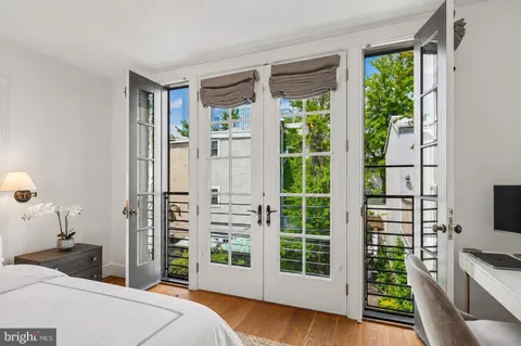 $1,799,000 | 2415 Pine Street, Philadelphia, PA 19103