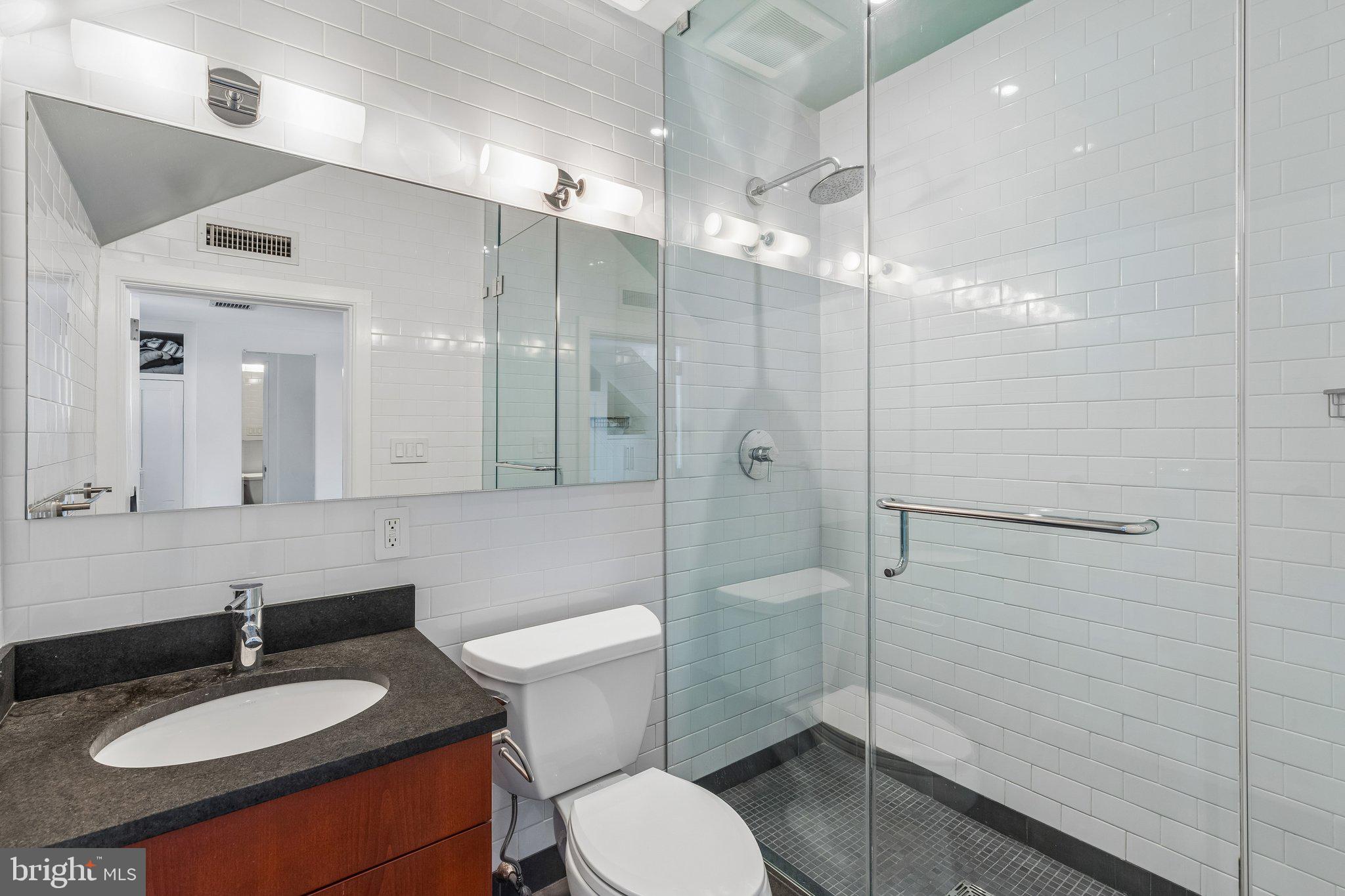 2415 Pine Street Philadelphia, PA 19103 - Photo 34 of 41