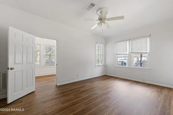 $1,495 | 302 Versailles Boulevard, Lafayette, LA 70501