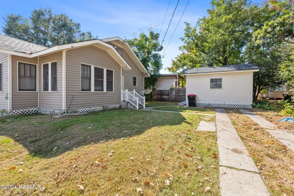 $1,495 | 302 Versailles Boulevard, Lafayette, LA 70501