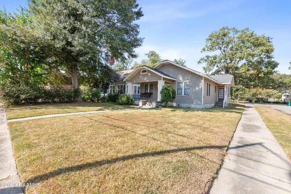$1,495 | 302 Versailles Boulevard, Lafayette, LA 70501