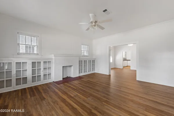 $1,495 | 302 Versailles Boulevard, Lafayette, LA 70501