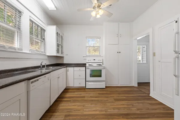 $1,495 | 302 Versailles Boulevard, Lafayette, LA 70501