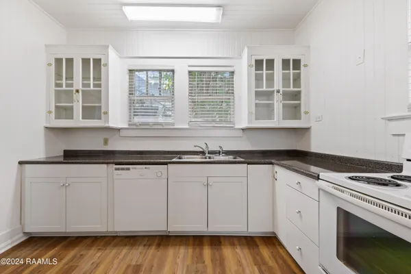 $1,495 | 302 Versailles Boulevard, Lafayette, LA 70501