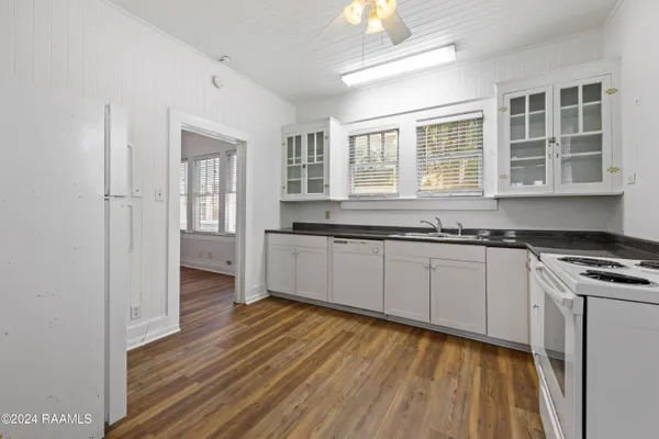 $1,495 | 302 Versailles Boulevard, Lafayette, LA 70501