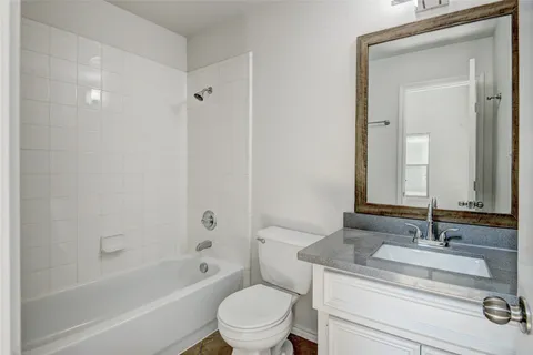 $265,900 | 7042 Plum Creek Terrace Lane, Houston, TX 77087