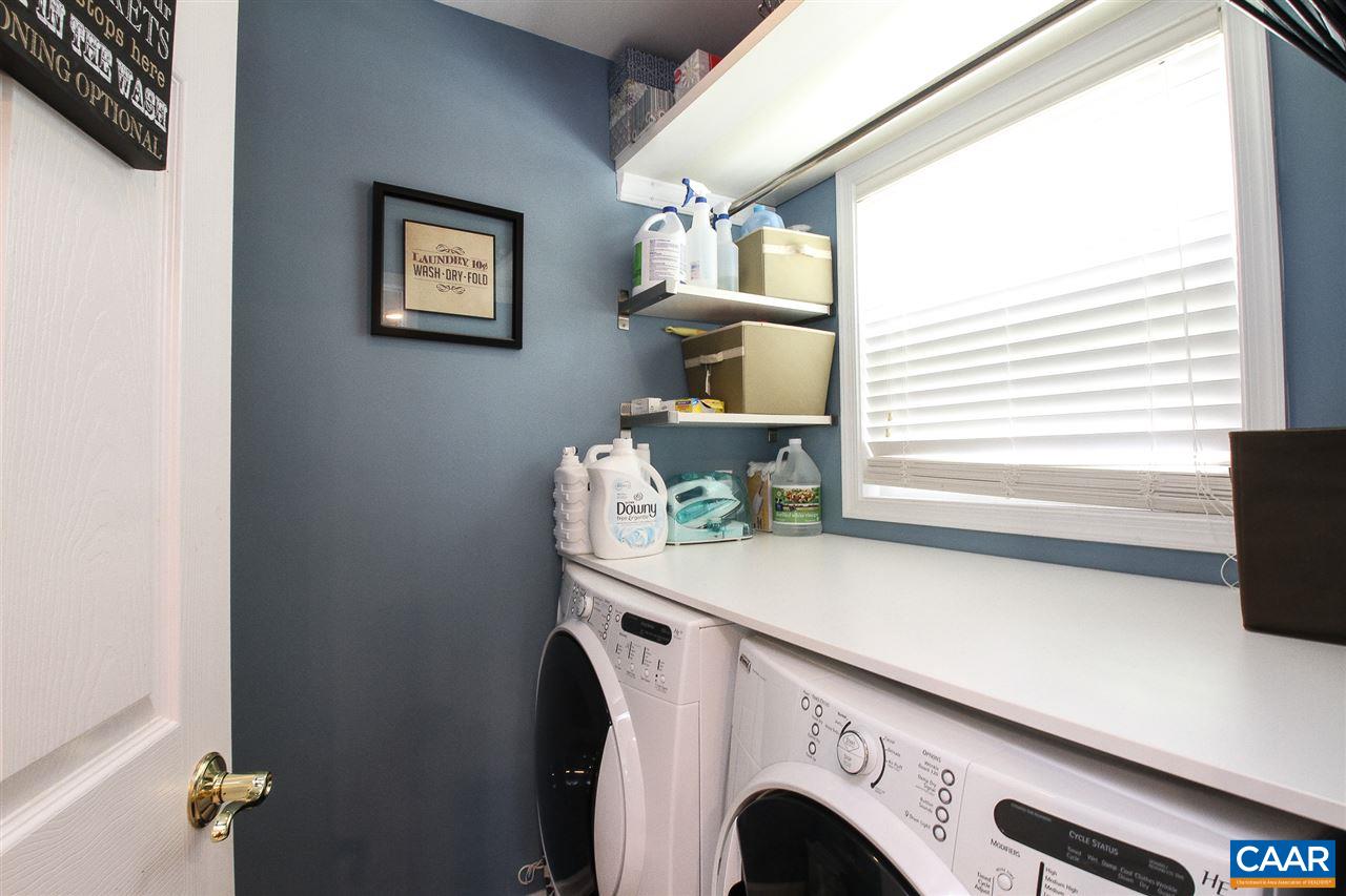 11 Ashton Road Palmyra, VA 22963 - Photo 20 of 30 a utility room with dryer and washer