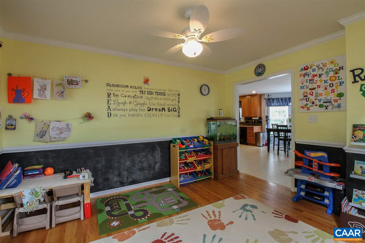 11 Ashton Road Palmyra, VA 22963 - Photo 10 of 30 a living room with furniture and a wooden floor