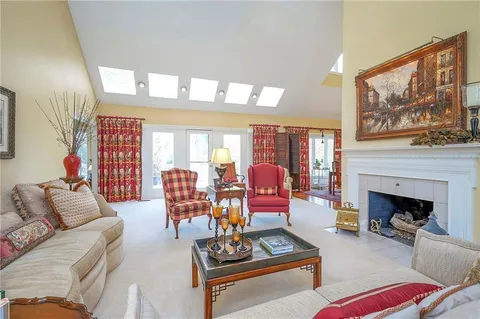 $649,000 | 4516 West 125th Street, Leawood, KS 66209