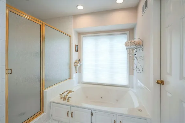 $690,000 | 4516 West 125th Street, Leawood, KS 66209