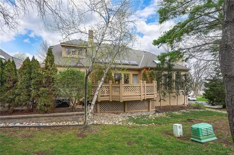 $649,000 | 4516 West 125th Street, Leawood, KS 66209