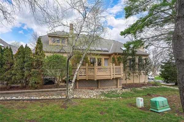 $690,000 | 4516 West 125th Street, Leawood, KS 66209