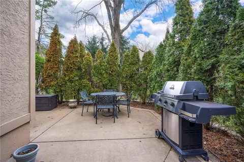 $649,000 | 4516 West 125th Street, Leawood, KS 66209