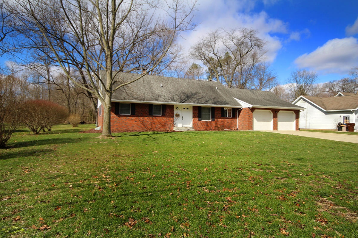 626 Topinabee Road Niles, MI 49120 - Photo 1 of 35 262 Topinabee front
