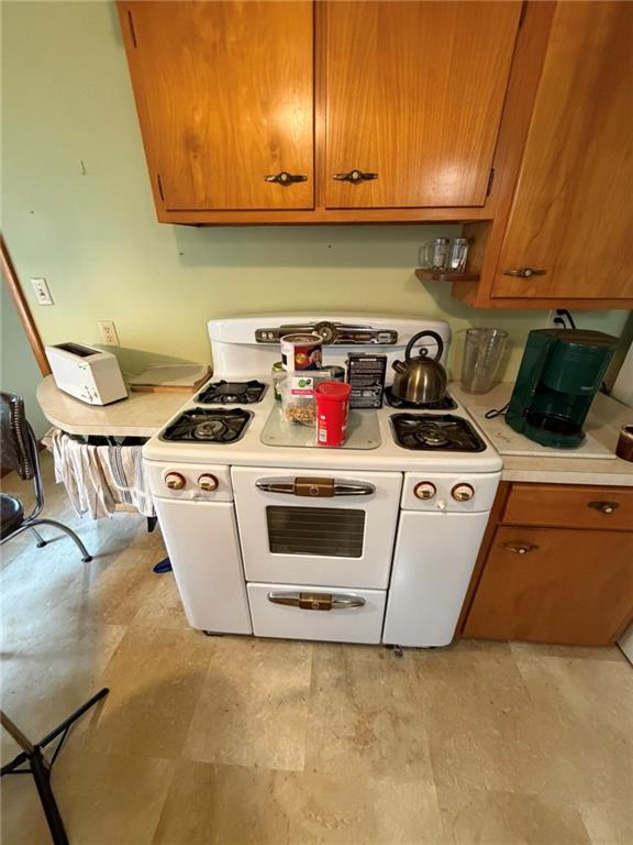 96 South Kings Creek Road Burgettstown, PA 15021 - Photo 19 of 48 Original Gas Range