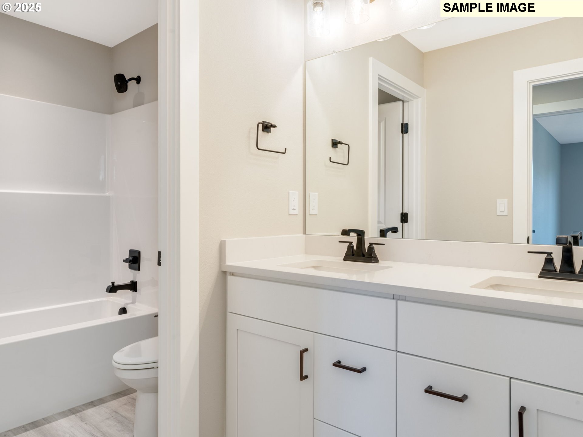 2168 Northeast Ridge Run Lane Estacada, OR 97023 - Photo 20 of 26 Bathroom