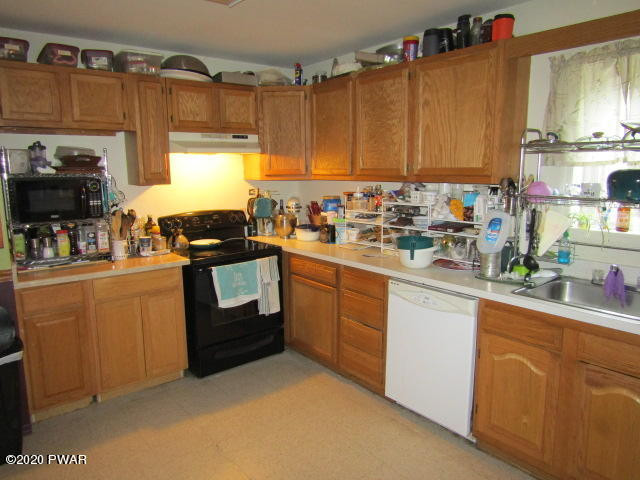 149 Hatton Road Hawley, PA 18428 - Photo 8 of 21 Kitchen Upper Level (2)