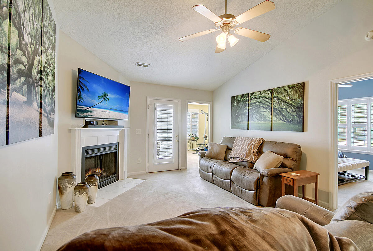7960 Vermont Road North Charleston, SC 29418 - Photo 3 of 23 CREM_7960 Vermont_015