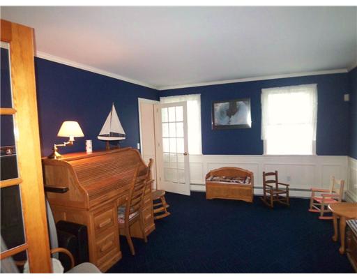 23 Homestead Place Middletown, RI 02842 - Photo 8 of 12 Studio/Study/Office.