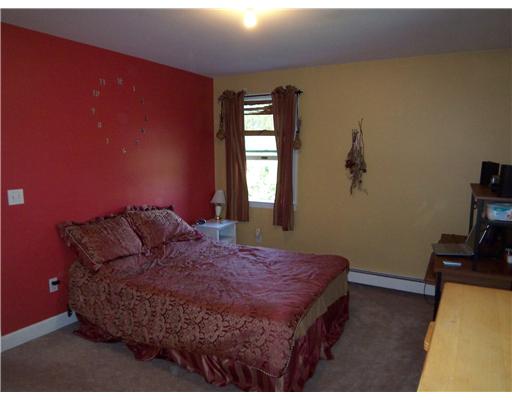 23 Homestead Place Middletown, RI 02842 - Photo 9 of 12 Bedroom.