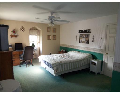 23 Homestead Place Middletown, RI 02842 - Photo 10 of 12 Master Bedroom.