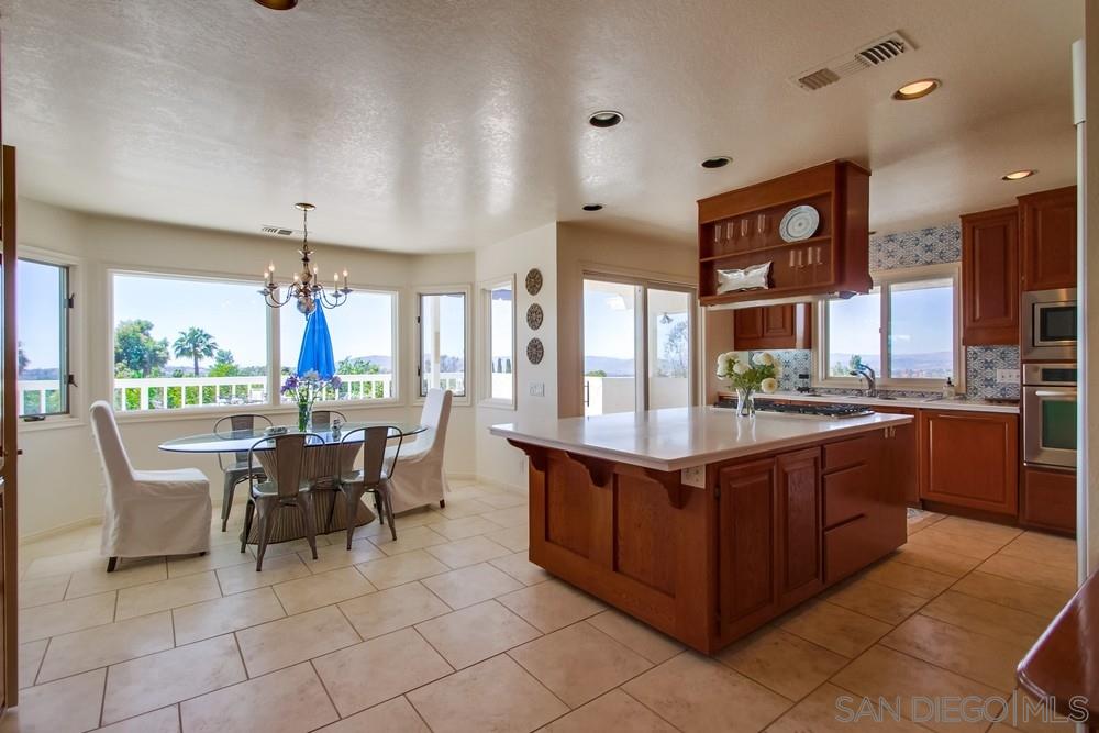 15930 Overview Road Poway, CA 92064 - Photo 11 of 25