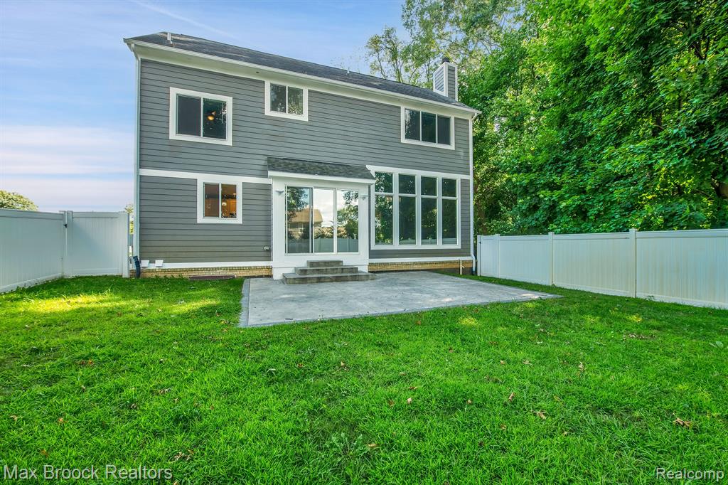8330 Cooley Lake Road Commerce Township, MI 48382 - Photo 38 of 56 Gallery Image 38