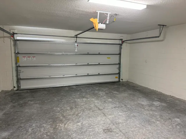 a view of room with an empty space