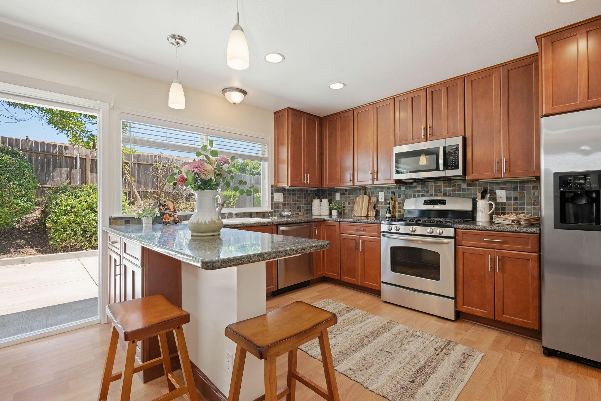 163 Alpine Drive Goleta, CA 93117 - Photo 6 of 25 09-Kitchen