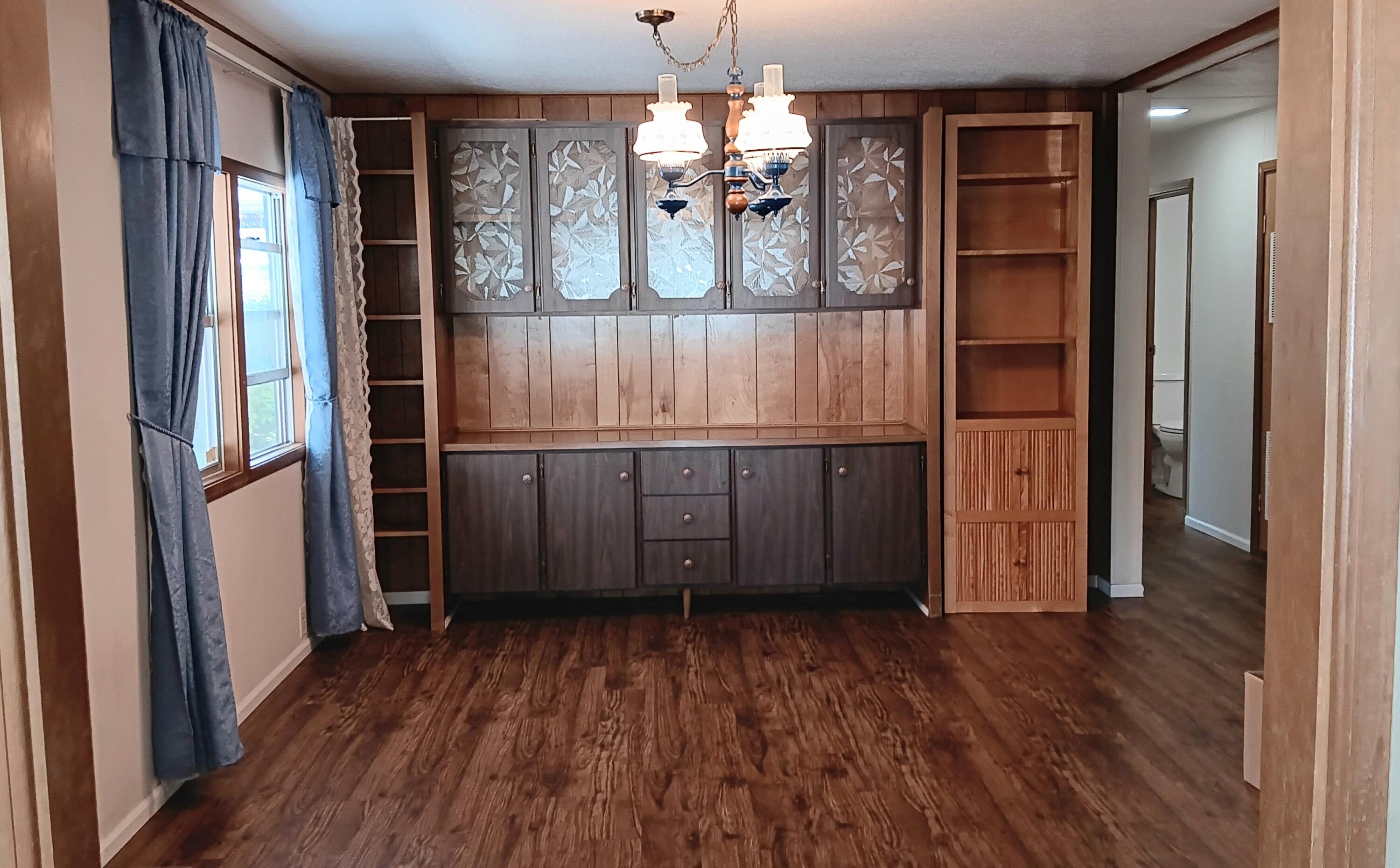2252 Table Rock Road, Unit SPC 81 Medford, OR 97501 - Photo 5 of 17 Dining