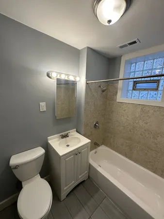 $2,350 | 1500 North Rockwell Street, Unit 1, Chicago, IL 60622