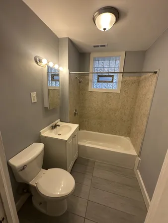 $2,350 | 1500 North Rockwell Street, Unit 1, Chicago, IL 60622