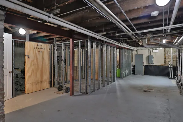 $2,350 | 1500 North Rockwell Street, Unit 1, Chicago, IL 60622