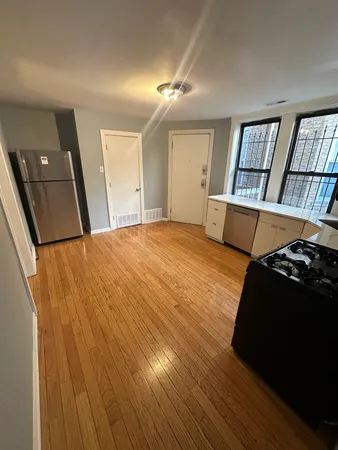 $2,350 | 1500 North Rockwell Street, Unit 1, Chicago, IL 60622