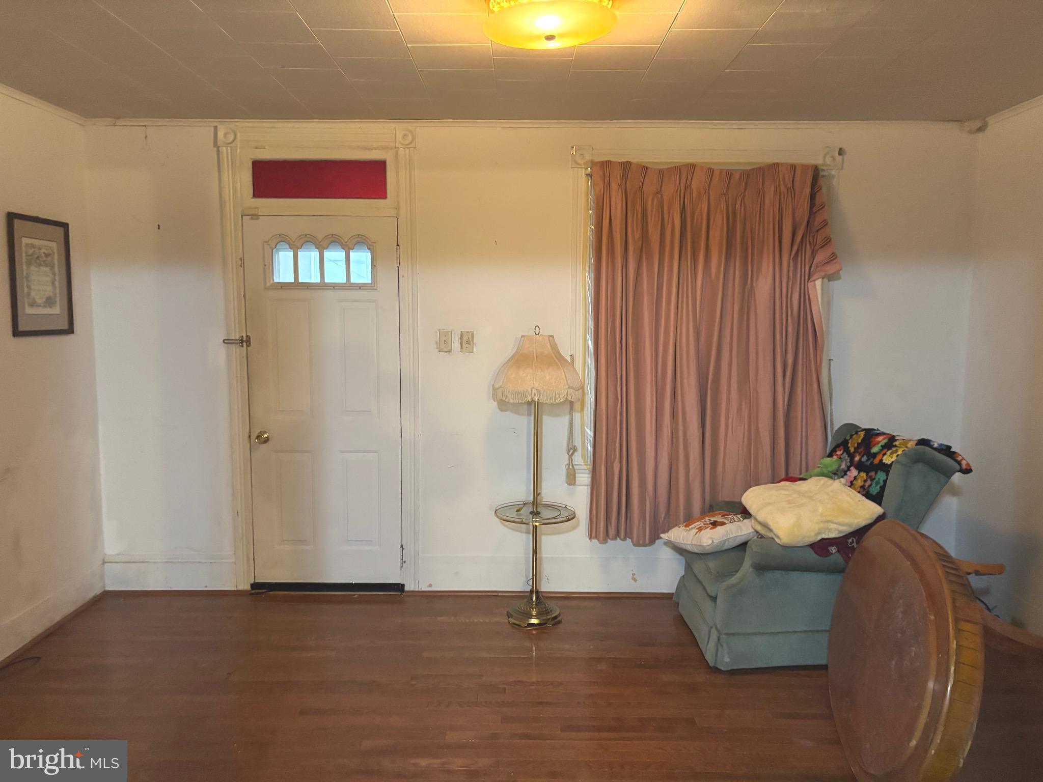 235 Chestnut Street Ashland, PA 17921 - Photo 5 of 19 Living Room