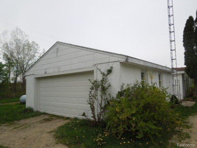 5209 Jones Road North Branch, MI 48461 - Photo 3 of 20 oi 169.jpg