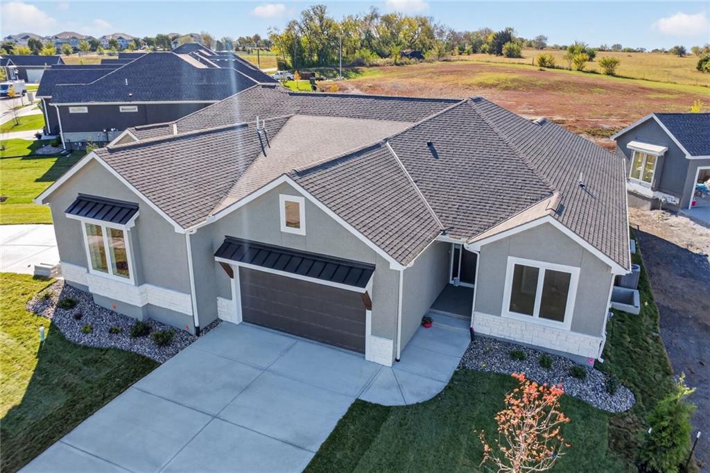 11560 North Olathe View Road Olathe, KS 66061 - Photo 1 of 31